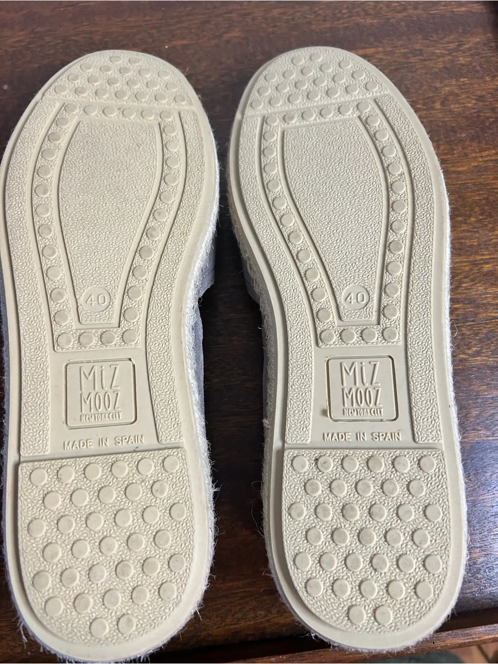 Miz Mooz Taupe Gray Suede Espadrille casual Beachy Slip-On shoes. Size 40/ 9.5